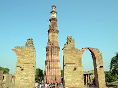 09 Delhi Qutab Minar Tower Of Victory And Ruins Of Quwwat-ul-Islam Mosque