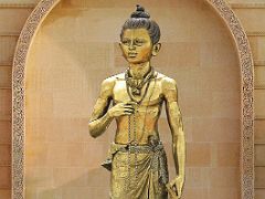 07 Delhi Akshardham Temple Musical Fountains Statue of Shri Nilkanth Varni Postcard