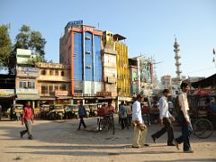 03 Jaipur Street Scene People, Auto and Cycle Rickshaws, Hotel and Mosque Minaret