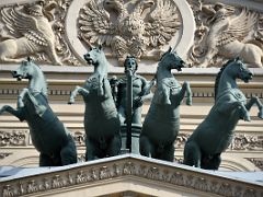 02B Bronze sculpture from 1825 of Quadriga of four horses carrying Apollo in chariot of the sun sculpted by Peter Clodt von Jurgensburg above Bolshoi Theatre Moscow Russia