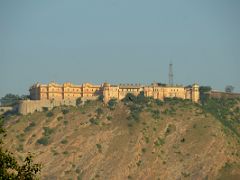 06 Jaipur Nahargarh Fort Close Up From Building Across Street From Hawa Mahal