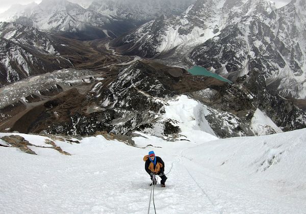 Climb to Lobuche East summit